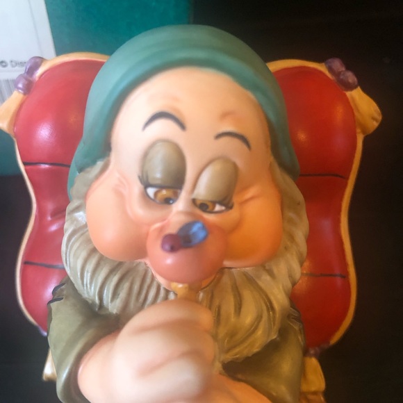 Sleepy zzzzzz fine porcelain figure playing fish flute pipe by Walt Disney - Picture 8 of 10